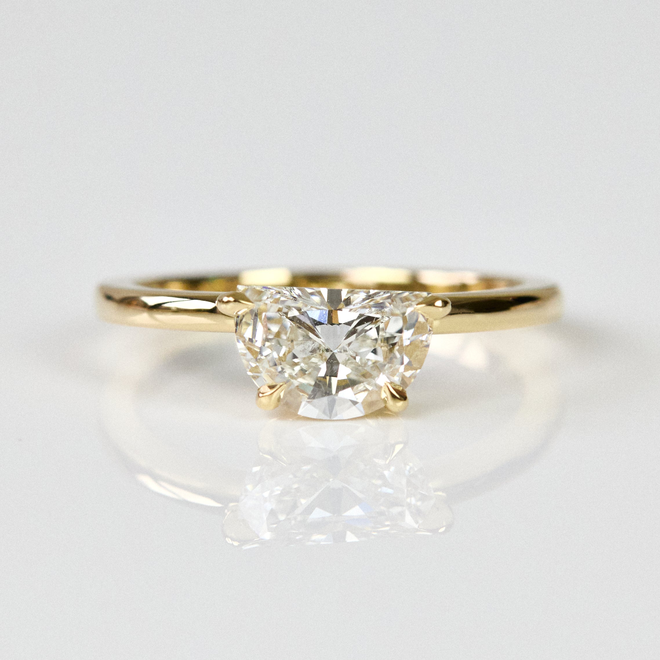 Lab grown diamond ring uk