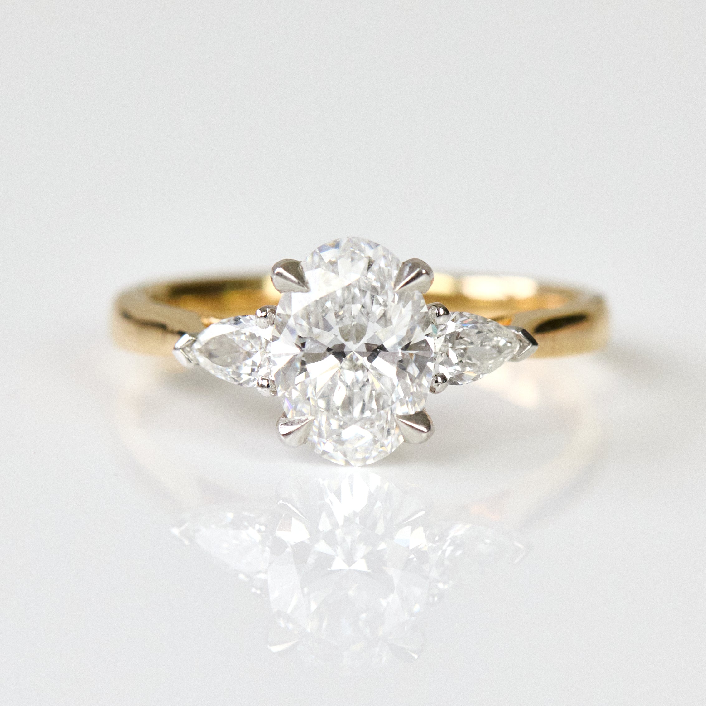 Lab grown diamond ring uk